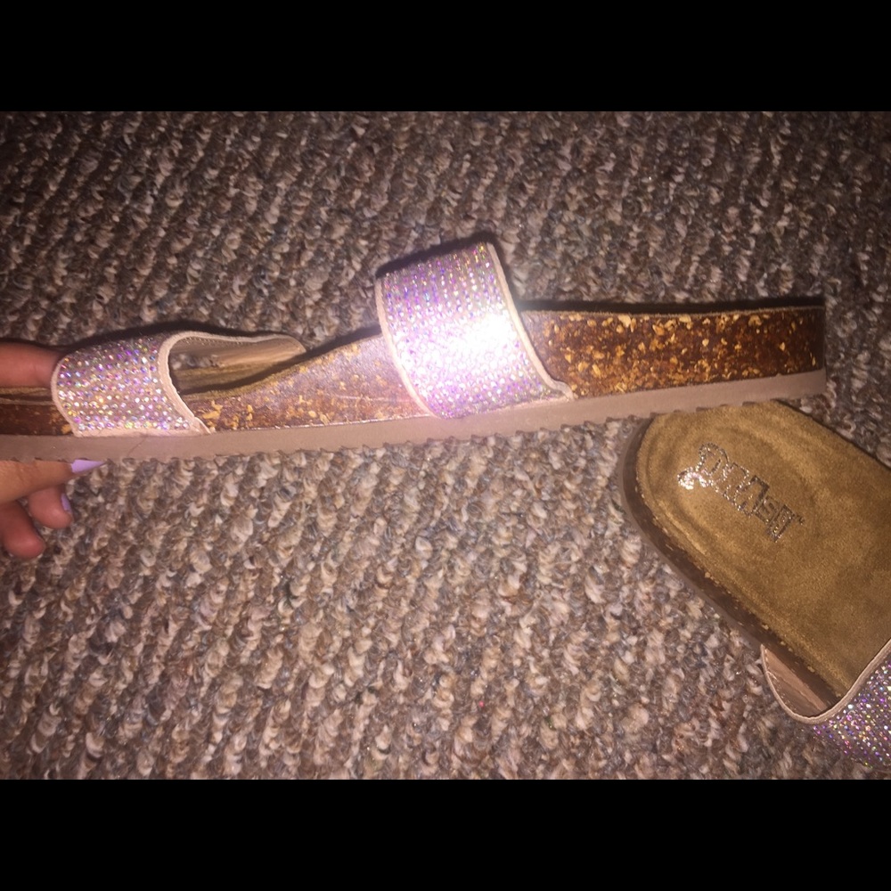Sandals - Picture 3 of 4